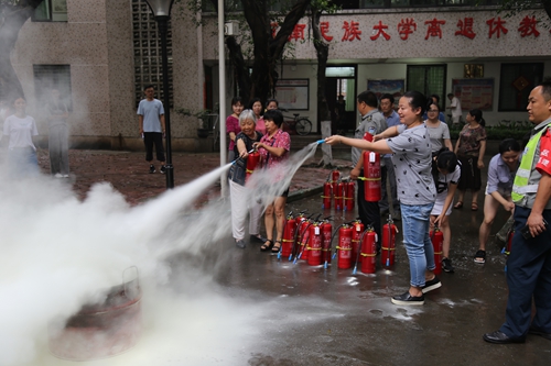 http://ltx.swun.edu.cn/_mediafile/ltxryglc/2018/06/28/8l3ig5ufs2.jpg